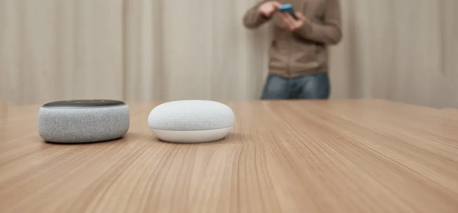 Die Zukunft des Wohnens: Steuern sie Ihren Neubau mit Google Home und Amazon Alexa